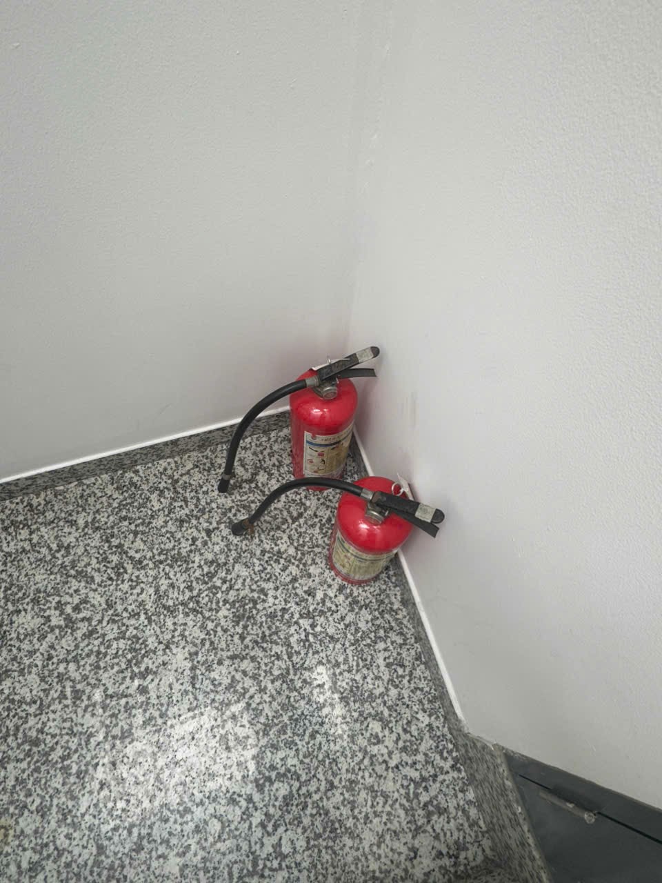 Bình chữa cháy lầu 5