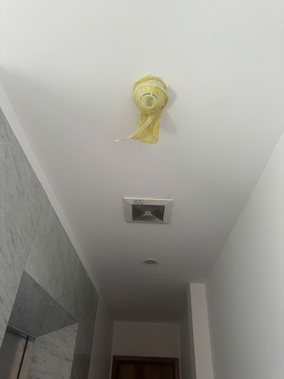 Cảm biến báo khói lầu 5