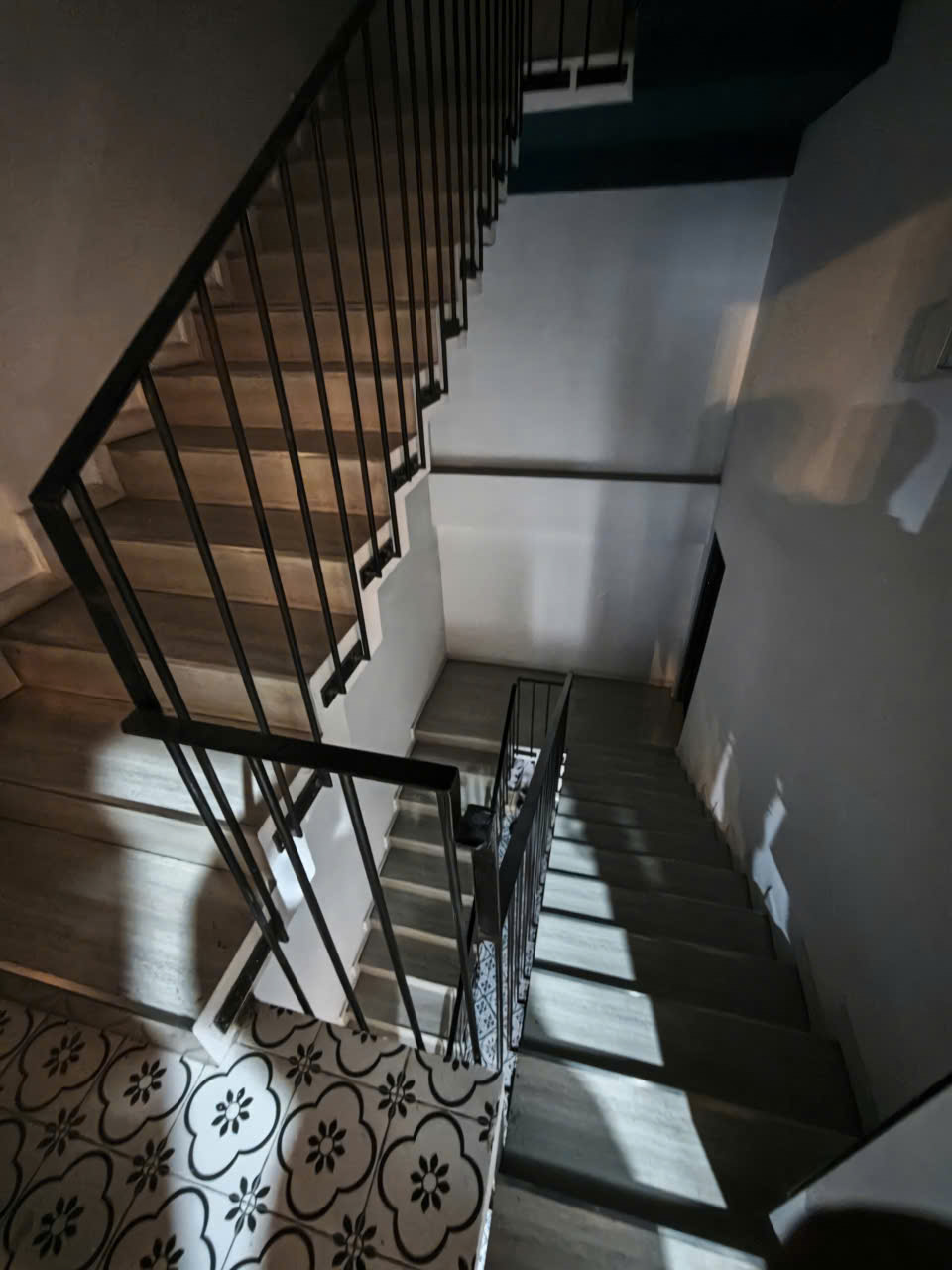 Thang sắt thoát hiểm