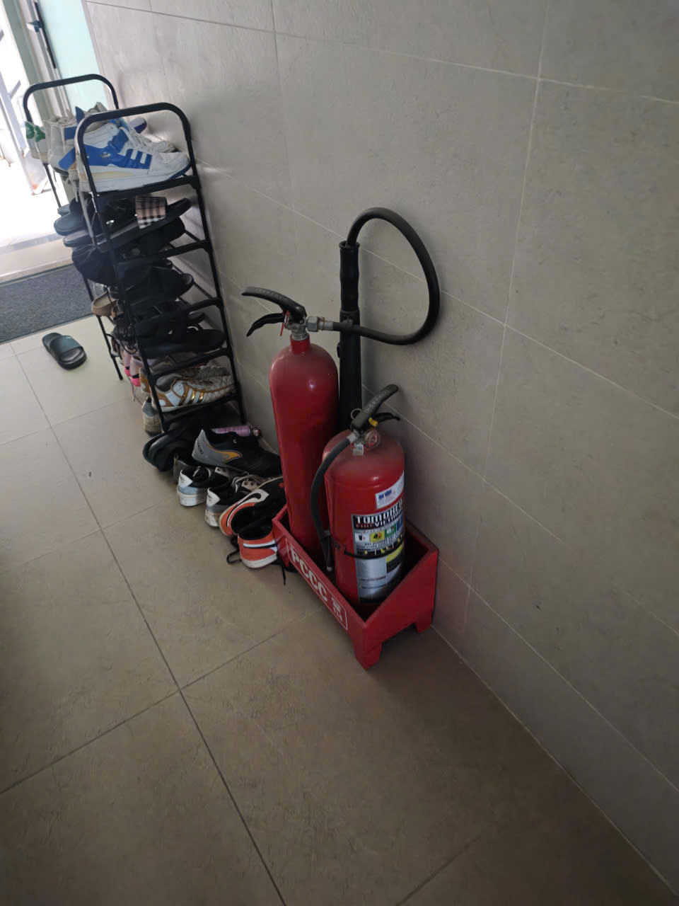 Bình chữa cháy ở trệt