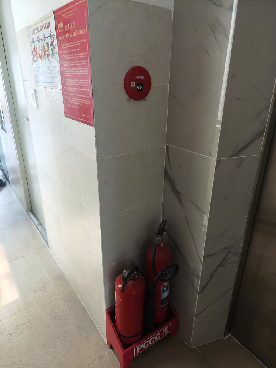 Bình chữa cháy ở lầu 3