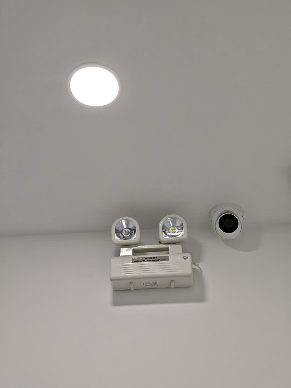 Đèn thoát hiểm lầu 3