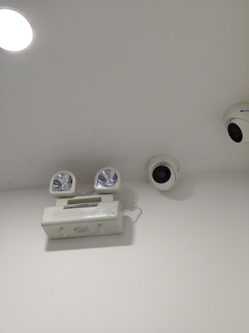 Đèn thoát hiểm lầu 4