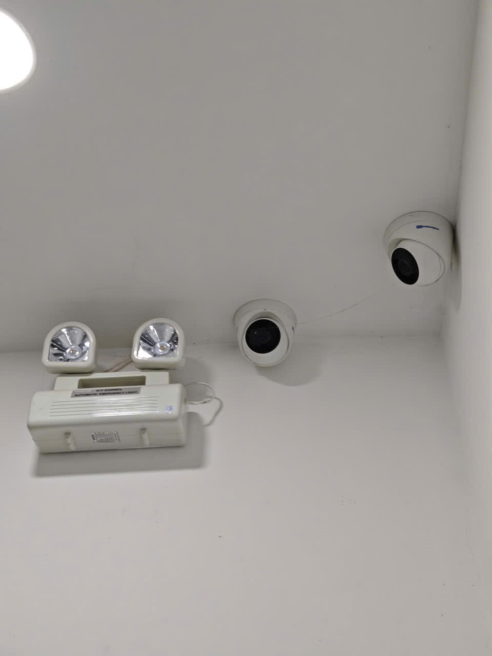 Đèn thoát hiểm lầu 5