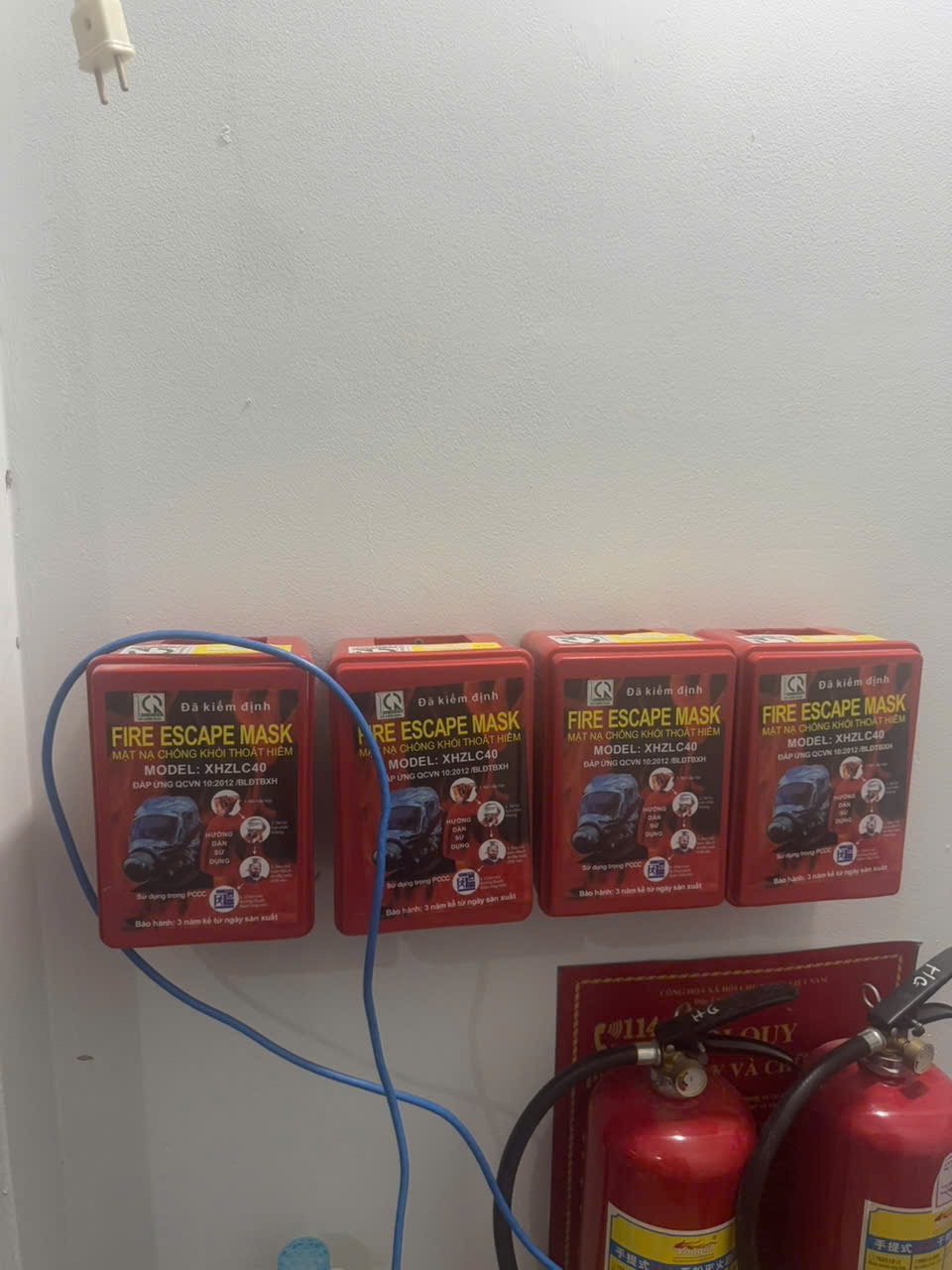 Mặt nạ chống độc ở tầng trệt