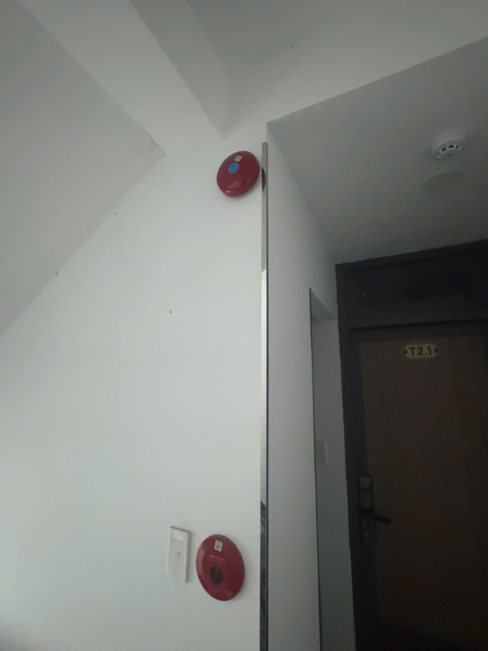 Chuông báo cháy ở lầu 2