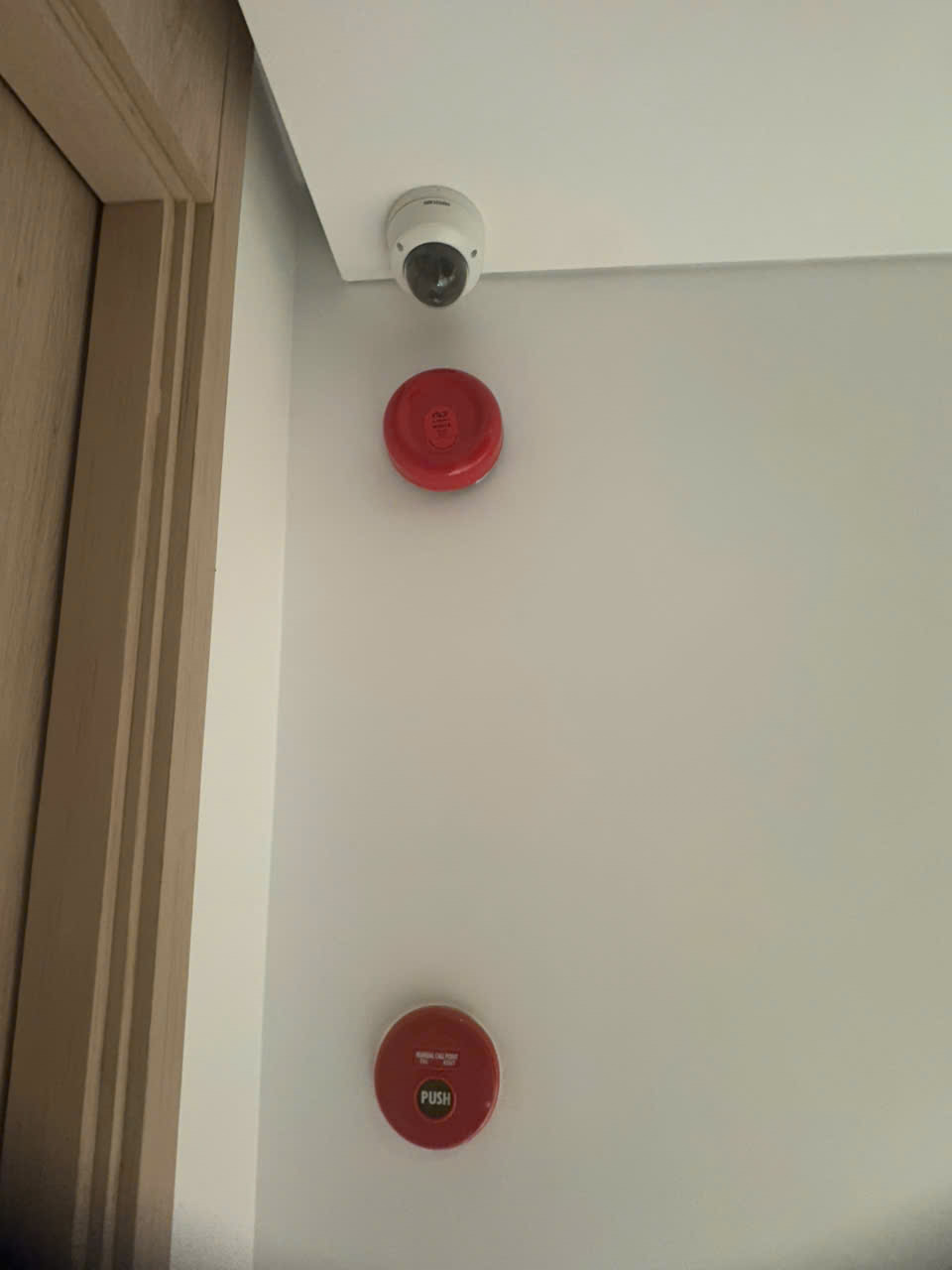 Chuông báo cháy ở lầu 3