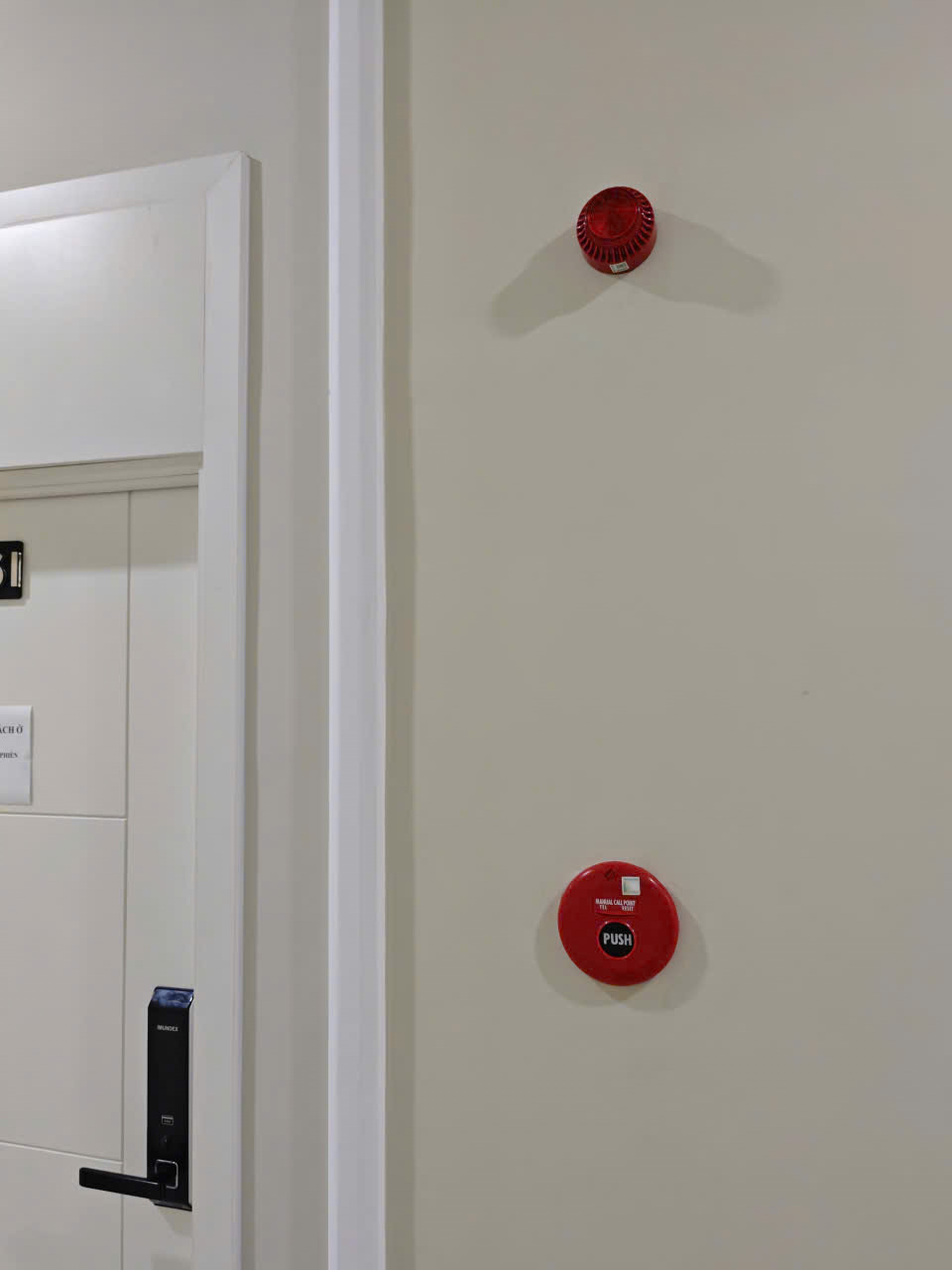 Chuông báo cháy ở lầu 5