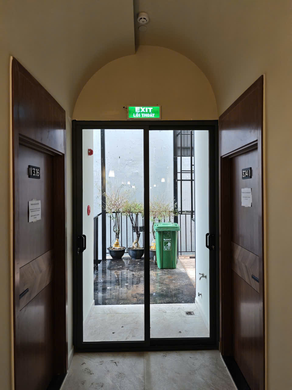 Đèn thoát hiểm ở lầu 3