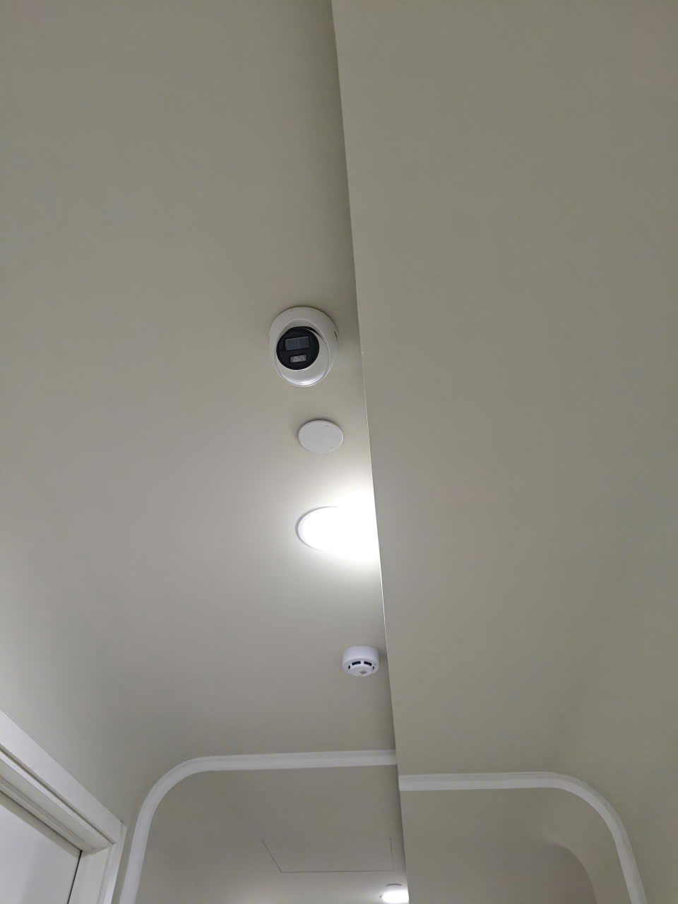 Cảm biến báo khói ở lầu 2