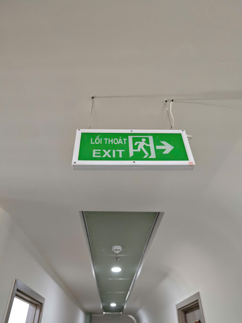 Đèn thoát hiểm ở lầu 2