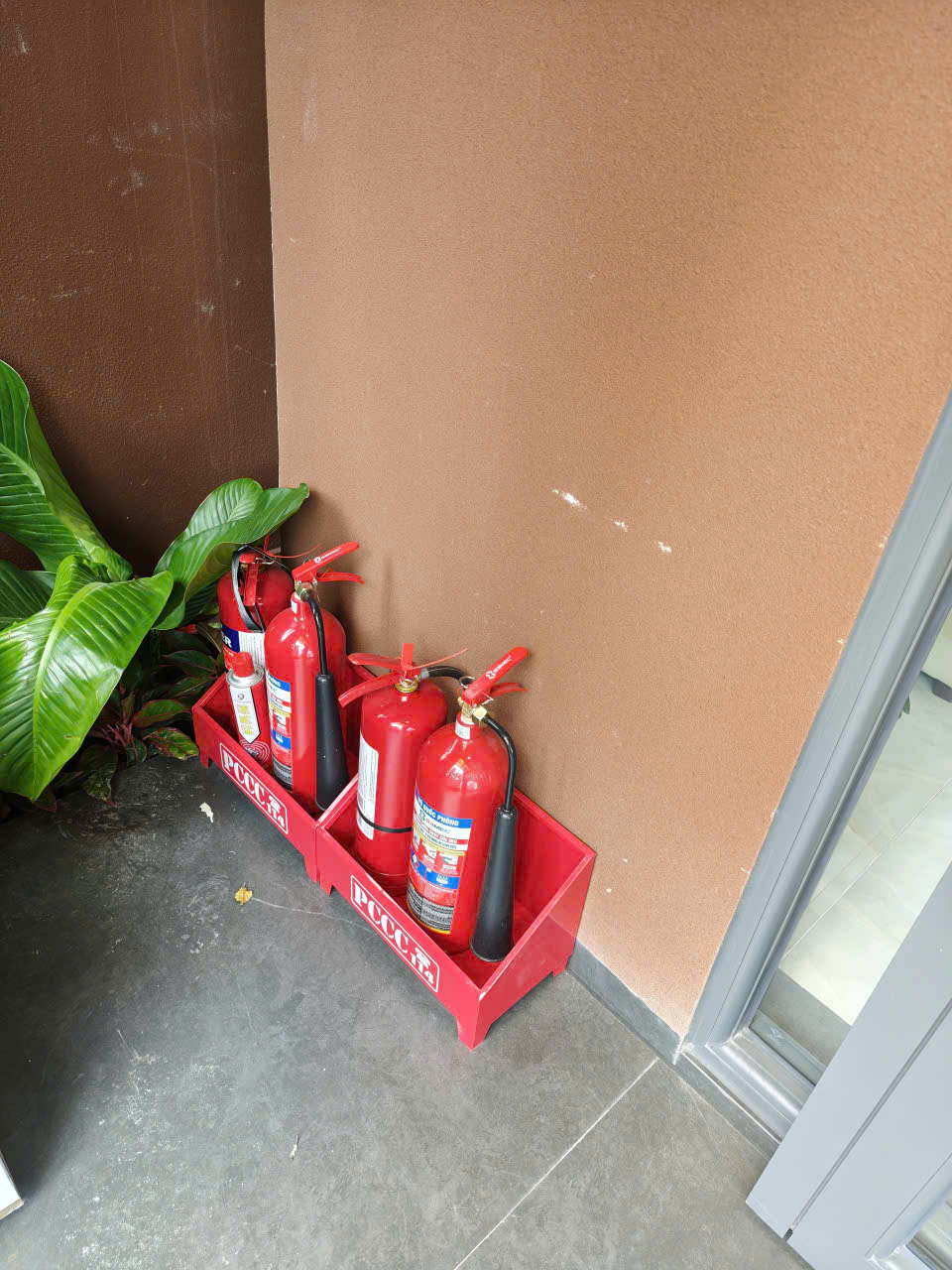 Bình chữa cháy ở trệt